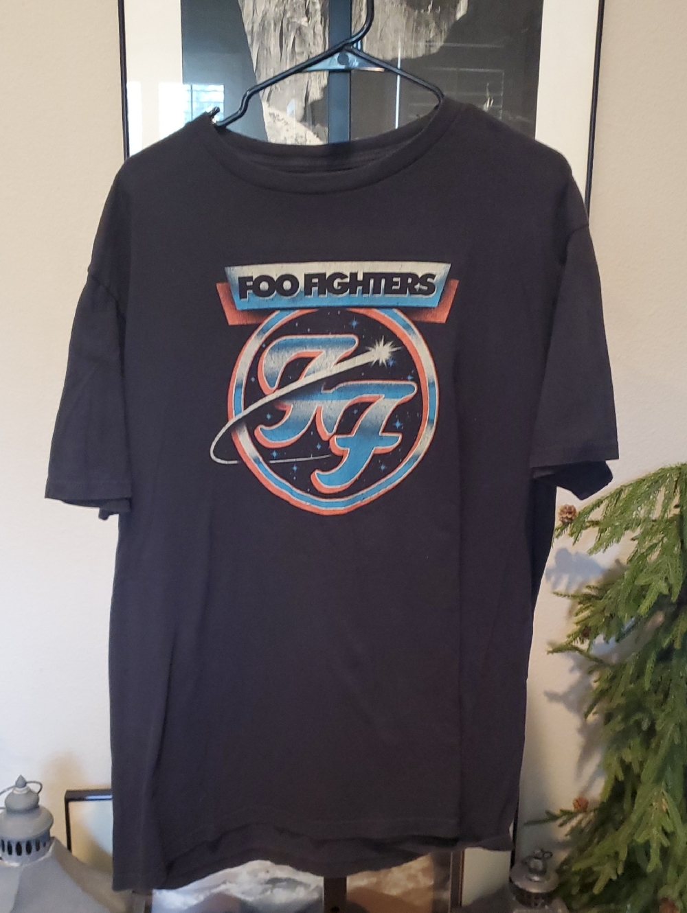 Foo Fighters Men's Black Short-Sleeve Graphic Band Tee